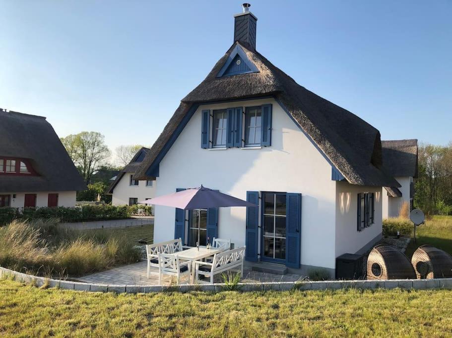 Reetdachhaus Seasons Mit Kamin & Sauna Groß Schwansee Exterior foto